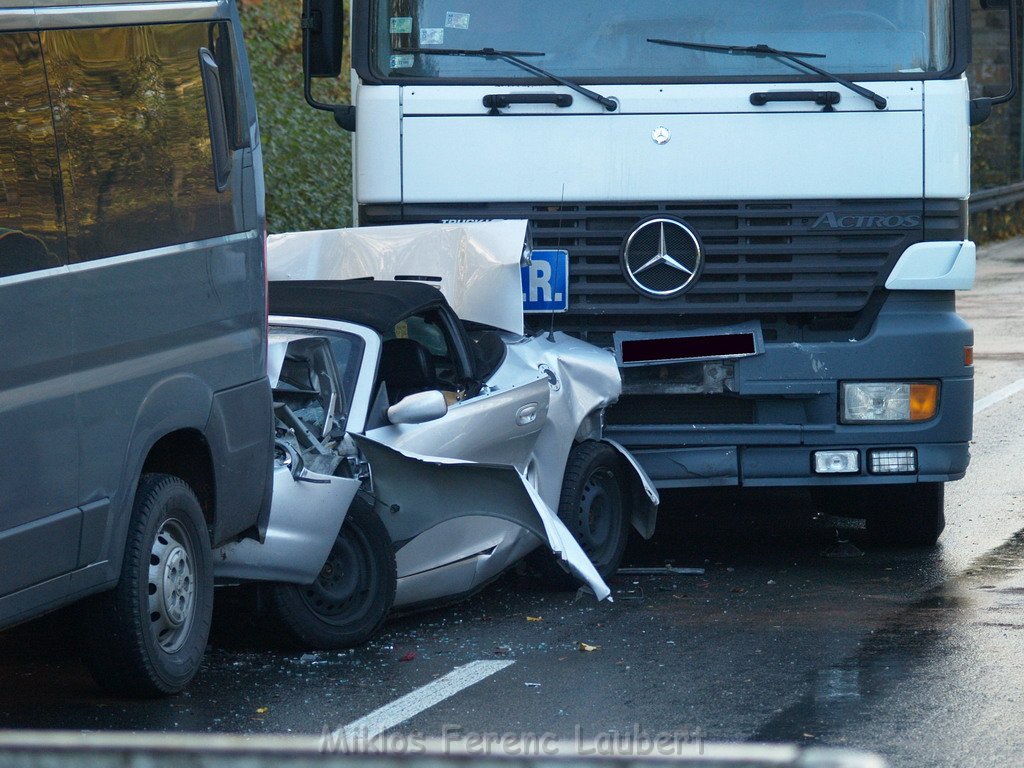 VU A3 Rich Franfurt Ausfahrt Koeln Dellbrueck PKW LKW  P07.JPG